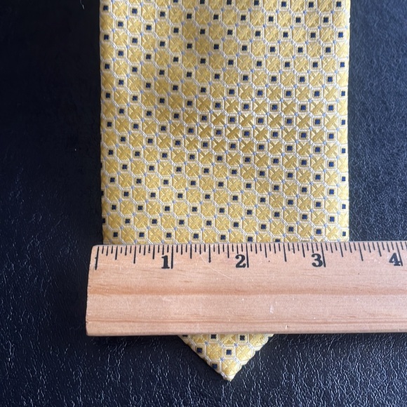 Saddlebred Yellow, Black & White Silk Tie - Picture 3 of 6